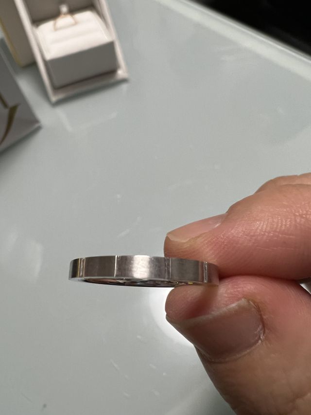 旦那が、付けていくリング。
私が似合うと決めて選んだリング。