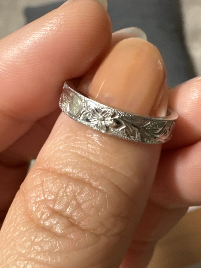 ワイレアという、プルメリアとか波とかもある柄を選びました！