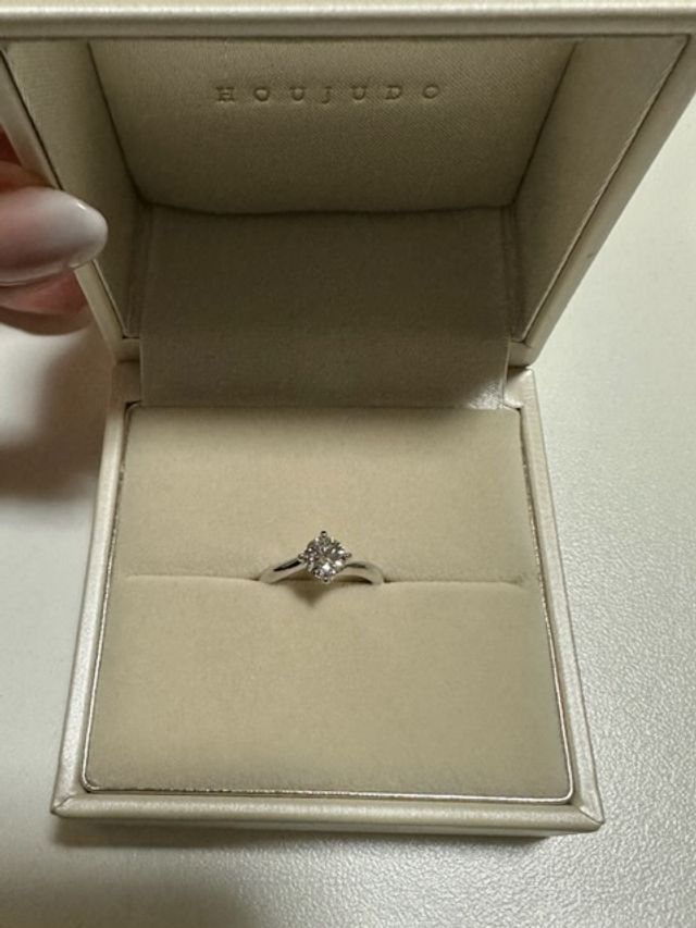 シンプルな一粒ダイヤ