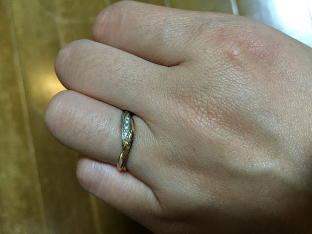 ゴールドとプラチナなが組み合わさったデザインです。