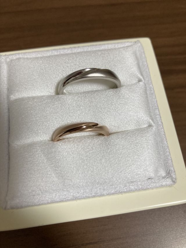 夫と自分、それぞれの肌の色に合わせました。