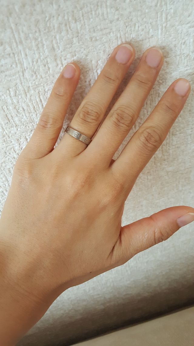 LOVE　リングの画像です。ペアで購入しました。