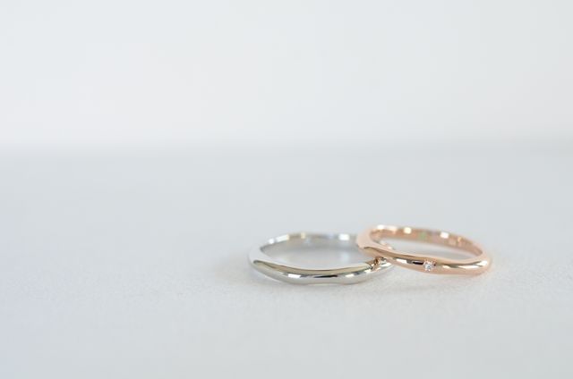 完成した写真です。
プラチナとピンクゴールドです。