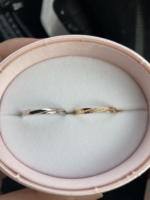 
彼はプラチナ
私はゴールド