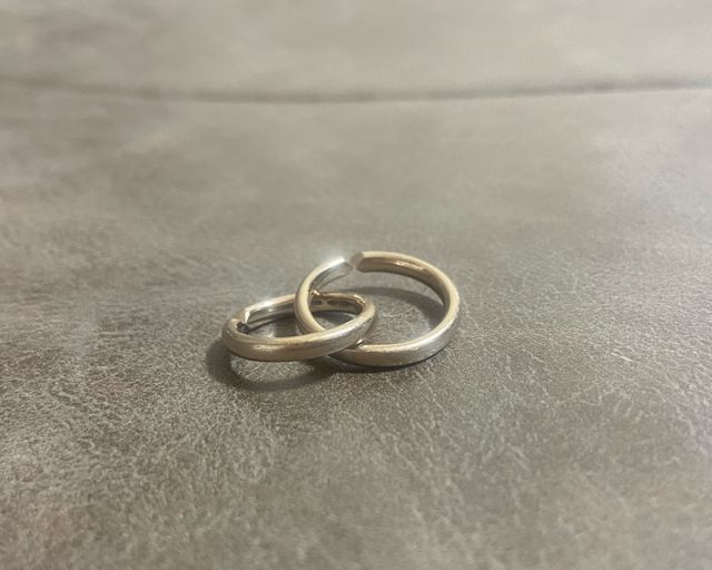 夫の指輪と知恵の輪みたいにハマります