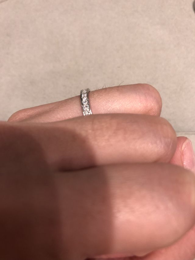 横からの撮影。出っ張り感はありませんでした。