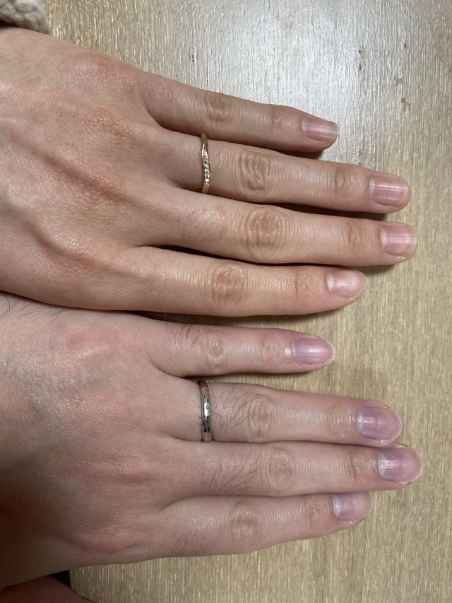 槌目模様がついており光の反射でキラキラ光るところがお気に入り