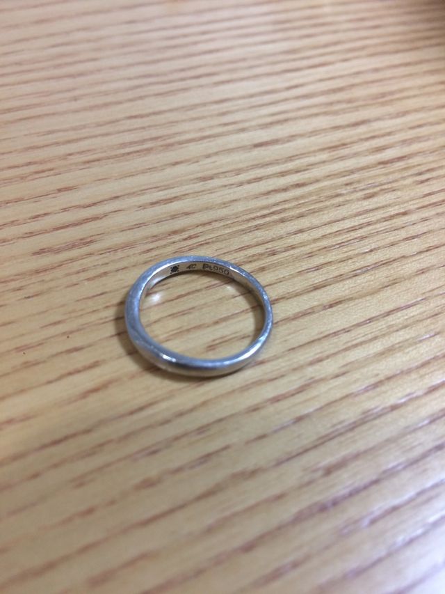 内側にブルーダイヤが無料で入れられます。