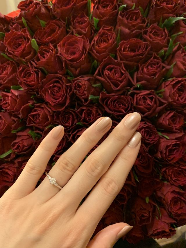 輝きが桁違いで手を綺麗にみせてくれます。