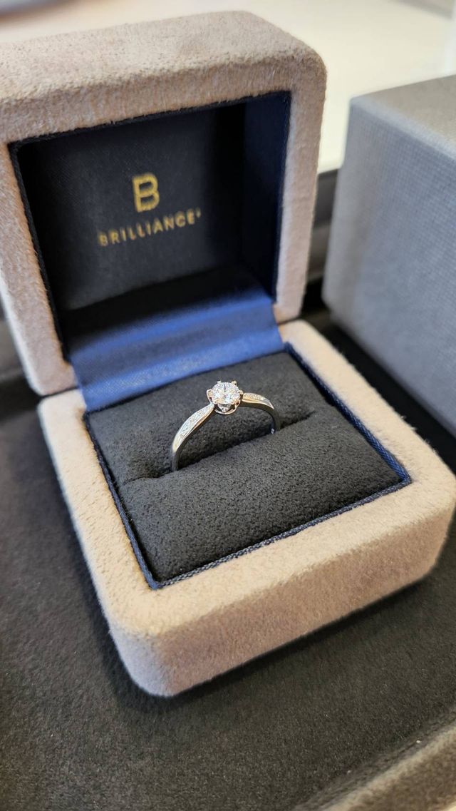 婚約指輪です！