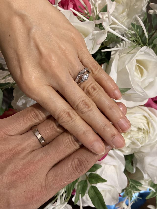 コーラルゴールド素材だけお揃いの各々好きなデザインです。