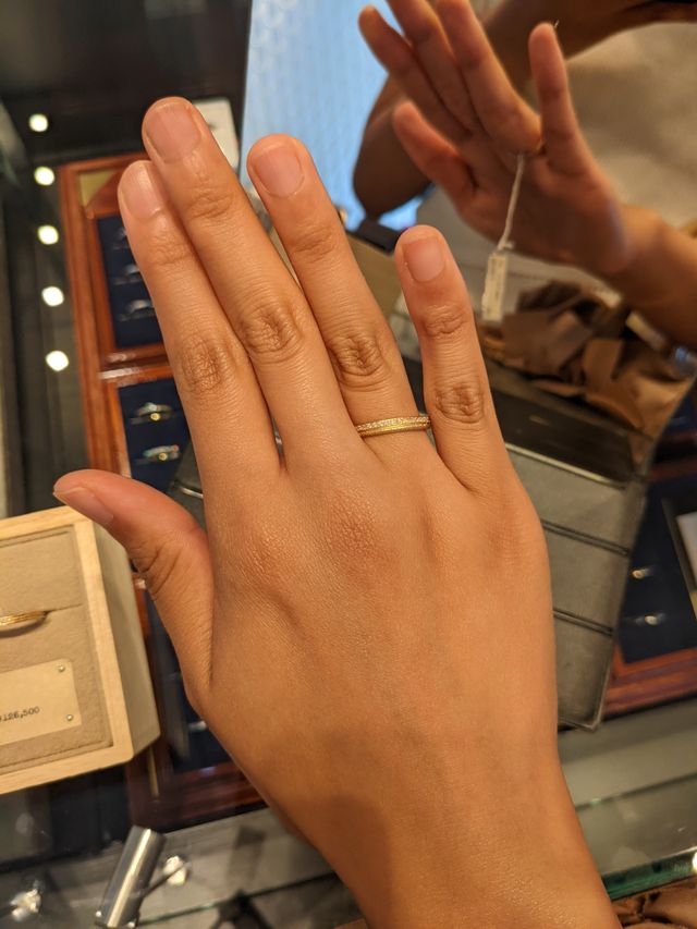イエローゴールドの指輪です。