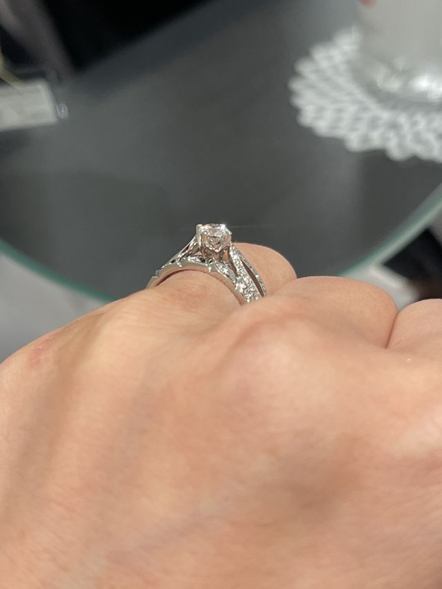 サイドの高さが思ったより低く、着け心地がよいでせ