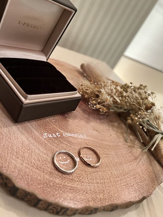 プチスタジオみたいなところがあったのでそちらで撮りました！