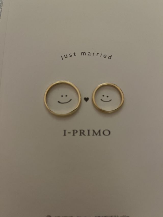 シンプルなイエローゴールドの結婚指輪