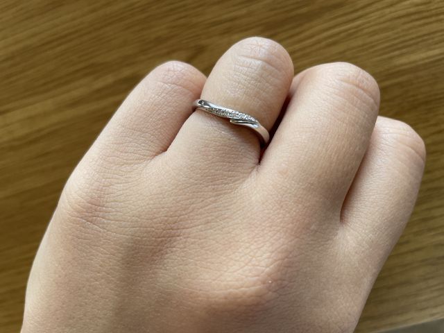 指を綺麗に見せてくれる形だと案内をしてもらいました。