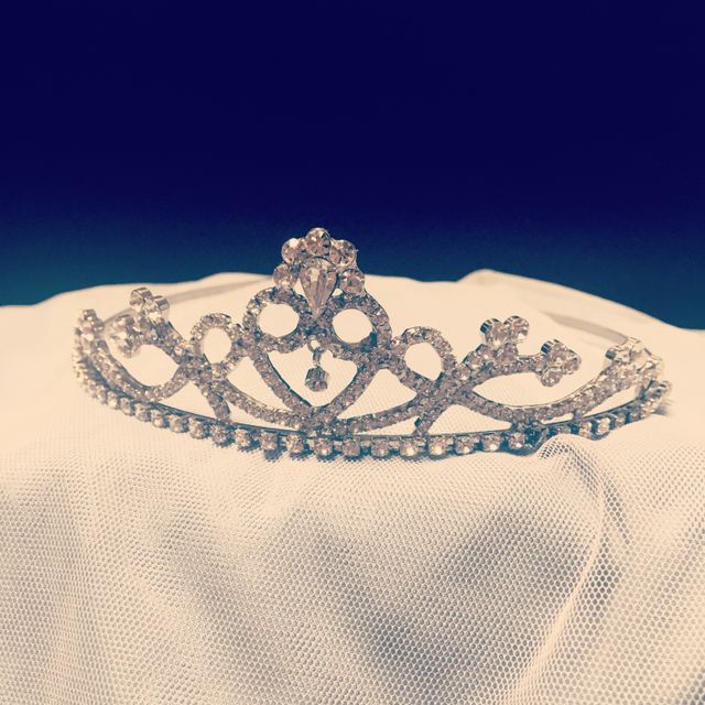 当日式で被る為購入したティアラをデザインしてもらいました