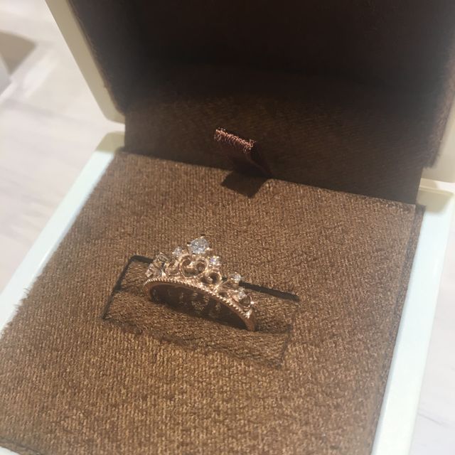 世界にひとつの婚約指輪です