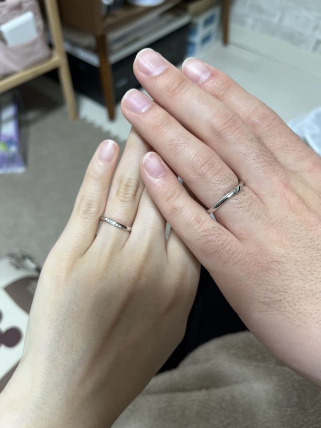 細かいダイヤがとってもオシャレで気に入ってます。