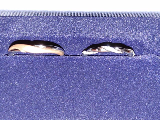 ペアではなく、それぞれが気に入ったものを選びました