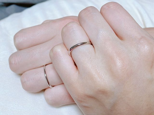 シンプルで少しウェーブのあるデザインです。