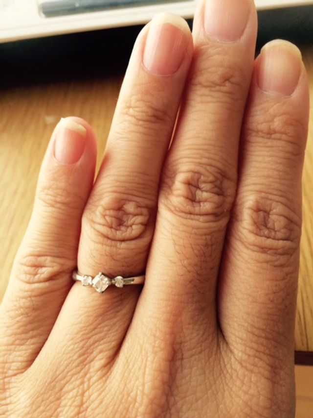 婚約指輪です。