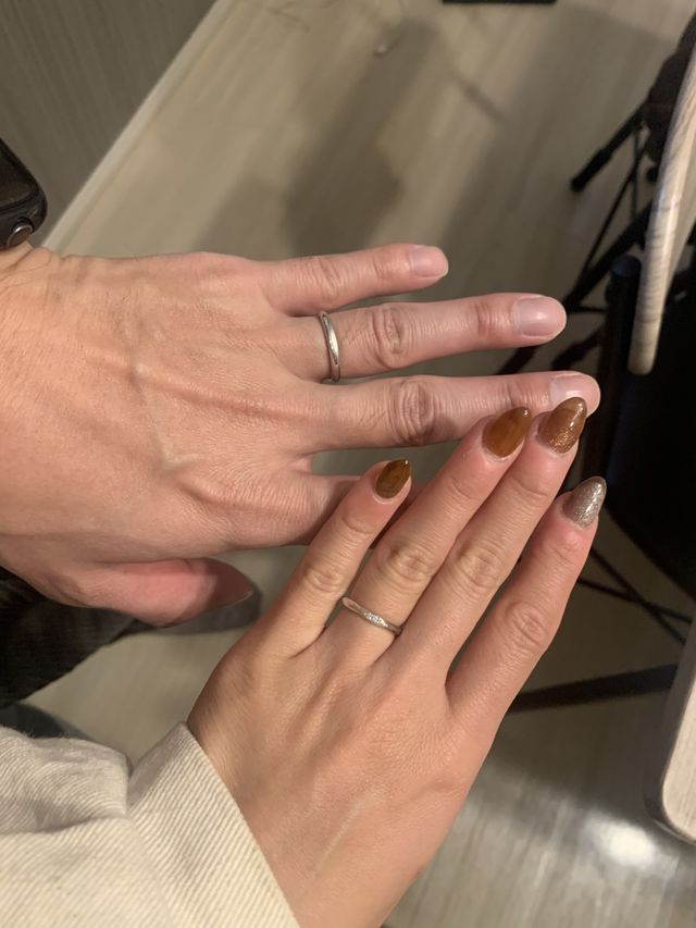 ペアでなく、お互い好みのデザインにて、とても気に入ってます