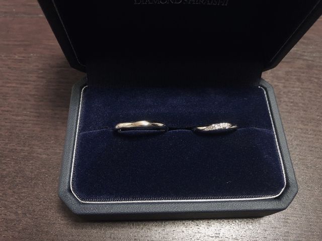 購入後に入れ物に入れたまま記念に撮影しました。