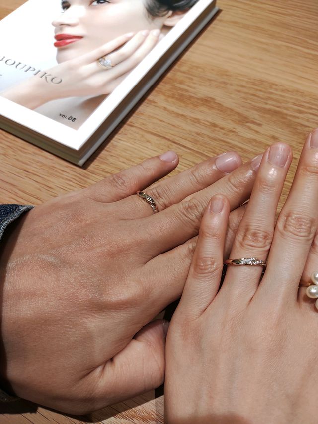 着用写真。2人が気に入ったデザインをみつけるれて満足です！