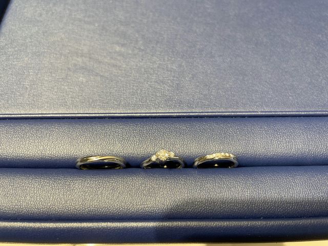 婚約指輪シャイニングフロー、結婚指輪ラディアントデイズ