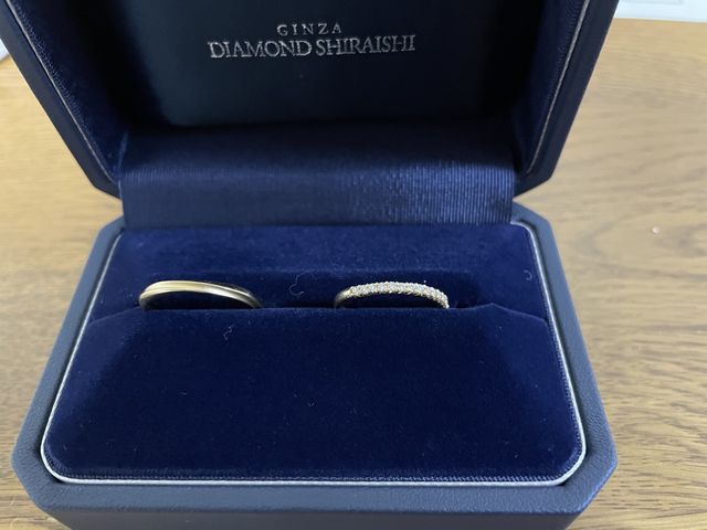 ゴールドを基調にしたものにて選定しました。