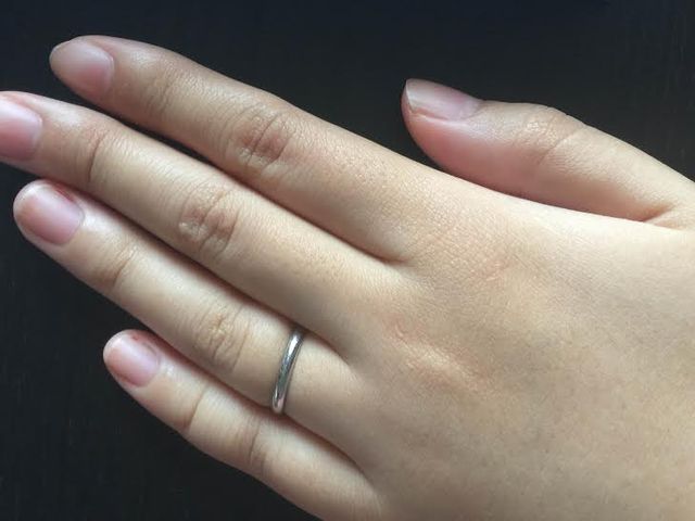 シンプルな結婚指輪です。