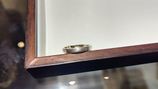 ゴールド、シルバー、プラチナの組み合わせになります。