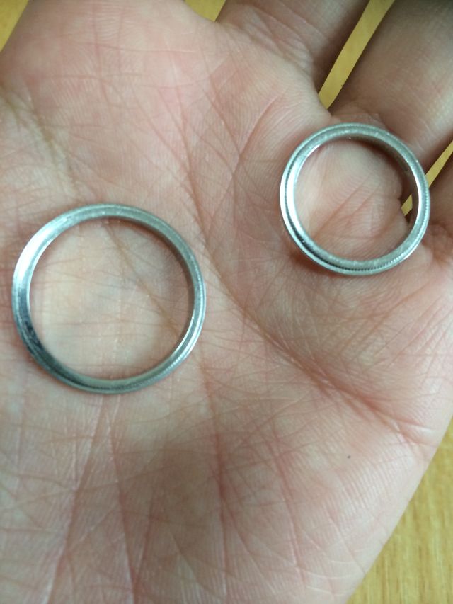 (左)夫のリング (右)私のリング