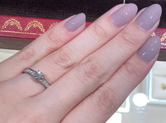 たくさんのダイヤがゴージャスな印象です