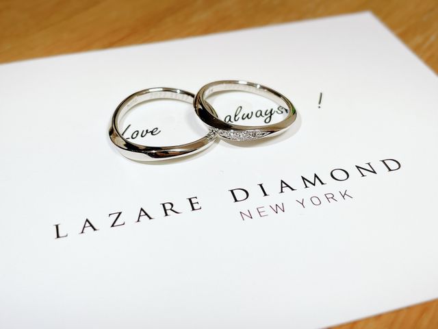 シンプルながらエッジがきいた飽きのこないウェーブのデザイン。