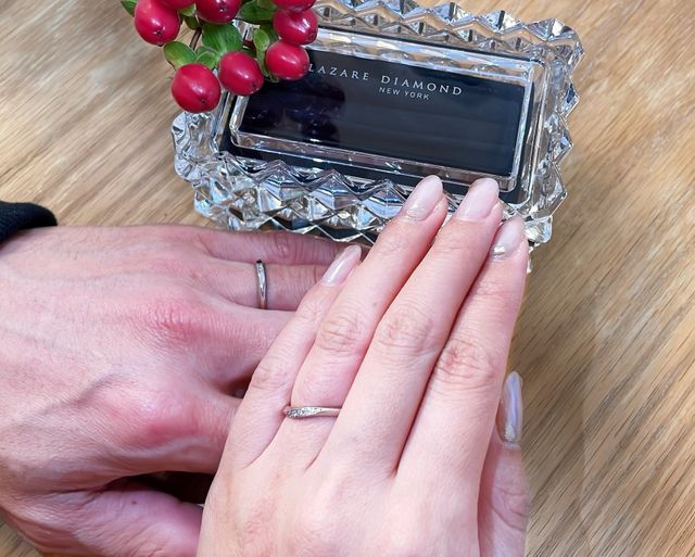 着け心地が良く、石が少なめでもしっかり輝き存在感ある指輪。