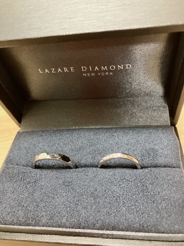 左が新郎のヴェッセル
右が新婦のクリーク