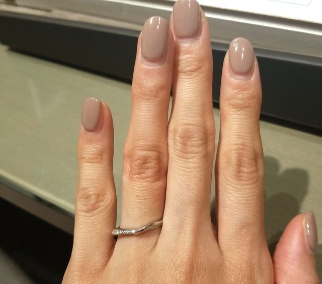 細身でスタイリッシュなデザインです。