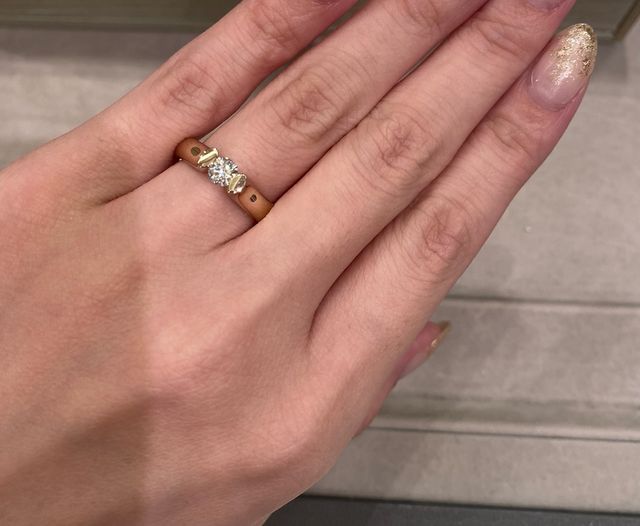 ダイヤのセッティング方法が珍しいデザイン