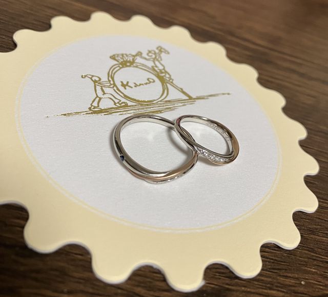 イニシャルと記念日を入れて頂きました。