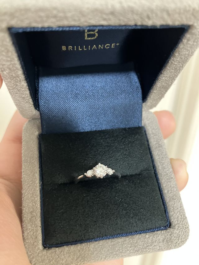 店舗受け取り後、自宅で撮影しました。