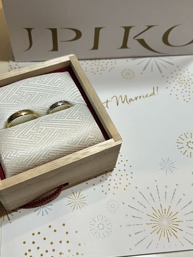 旦那さんの帰宅を待てず、先ずは撮影会です！婚姻届と共に。