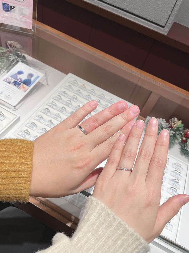 ペアではなく、内側のシークレットダイヤモンドをペアにしました