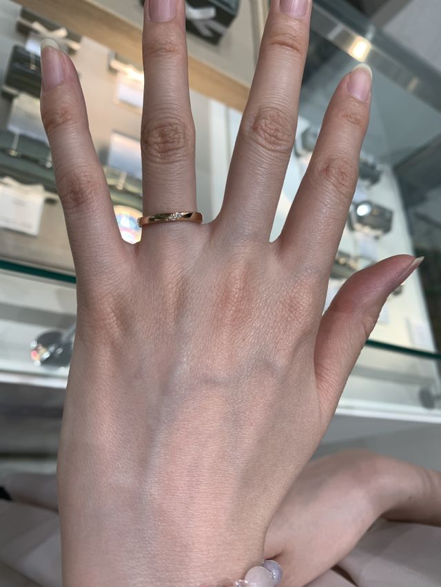 ピンクゴールドの結婚指輪です。