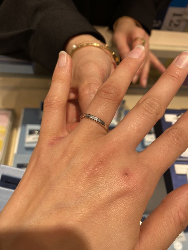 ダイヤのついたシンプルな指輪