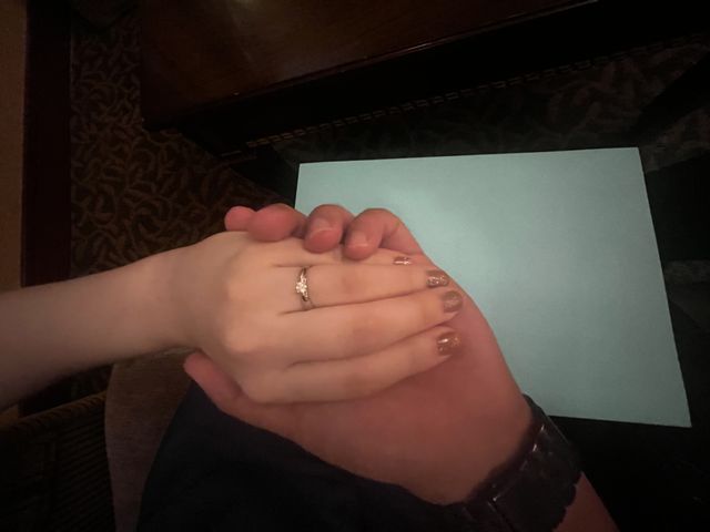 リボンの形が手に馴染み、指長効果があると思います。