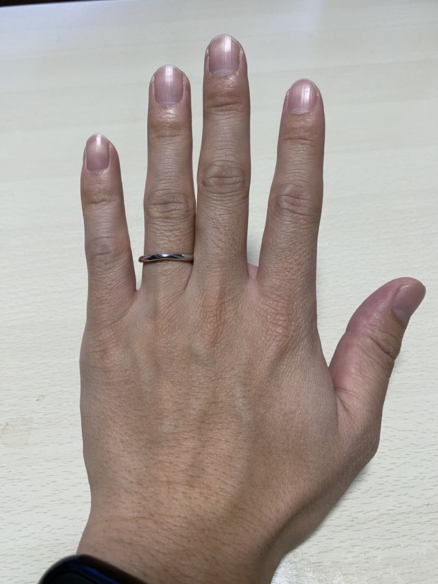 新郎、結婚指輪