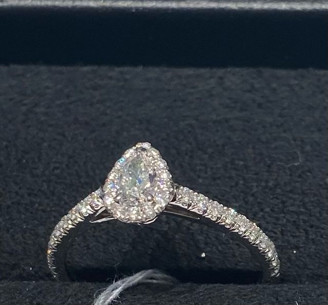 ペアシェイプのリング