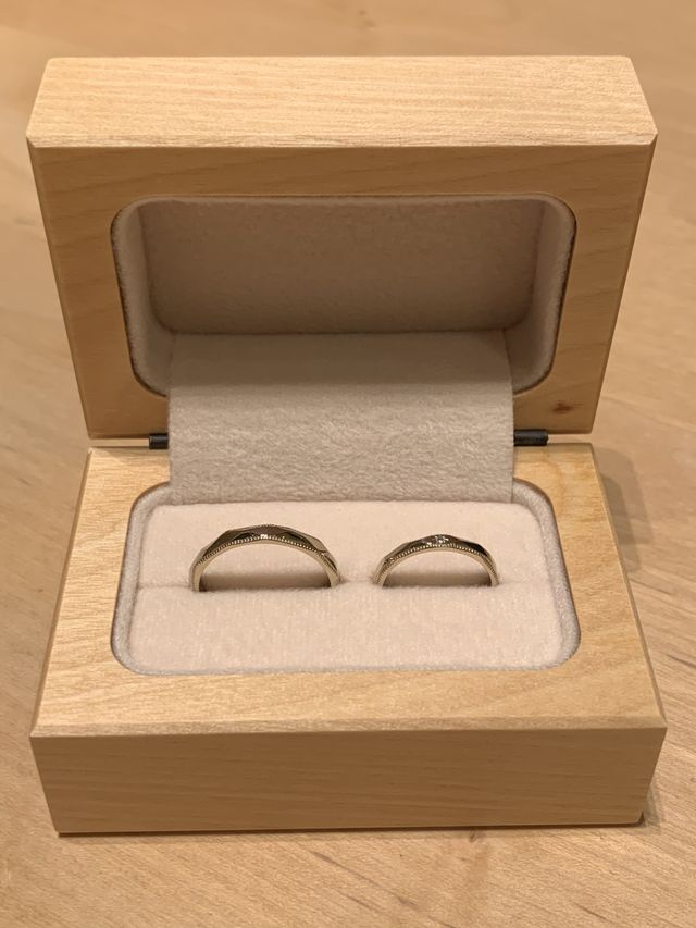 お互いの指輪を手作りしました。